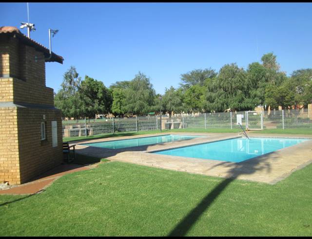 2 BEDROOM SECTIONAL TITLE FOR SALE IN EQUESTRIA
